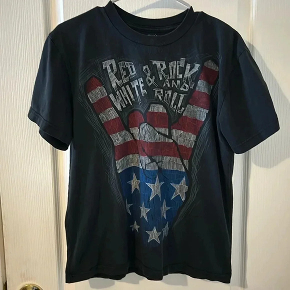 Boys size 18, black red white and rock and roll T-shirt - Picture 2 of 4